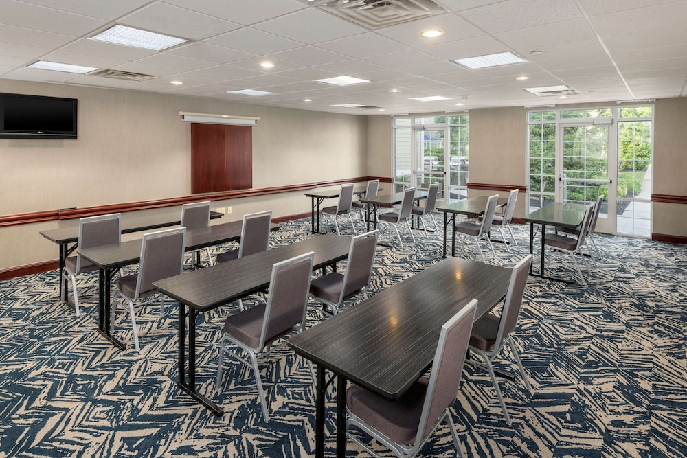 Homewood Suites by Hilton Philadelphia Mt. Laurel - photo 32
