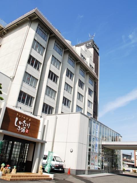 Shiitake Kaikan Taisuikaku in Tottori, Japan