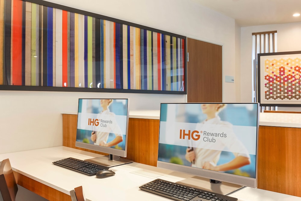 Holiday Inn Express & Suites Chicago O'Hare Airport by IHG - photo 28