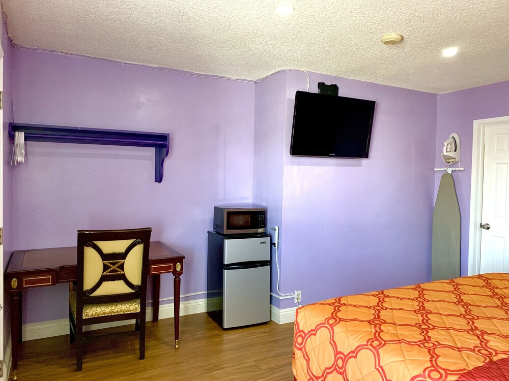 Walden Motel - photo 8