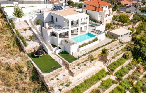 Luxury Villa Mandy Split — 4-Star Luxury Hotel in Zrnovnica, Croatia