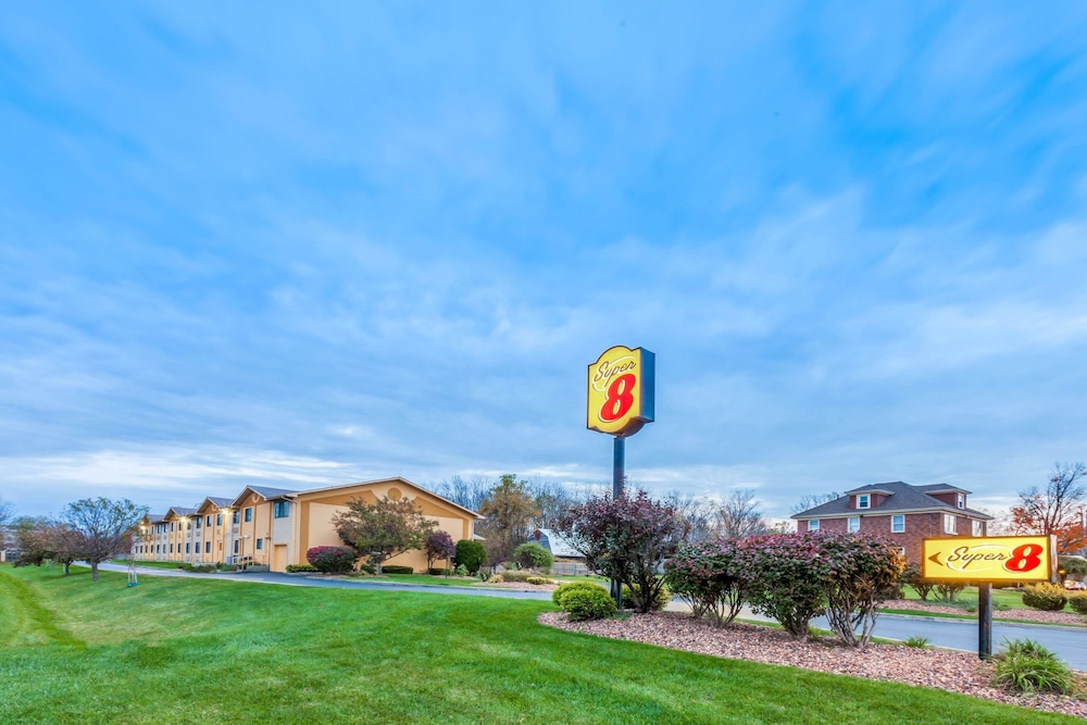 Super 8 by Wyndham Liverpool Clay Syracuse Area - featured photo