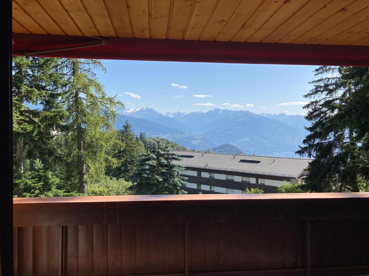 Renovated Apartment 5 min to Crans Montana Center — 4-Star Luxury Hotel in Lens, Switzerland