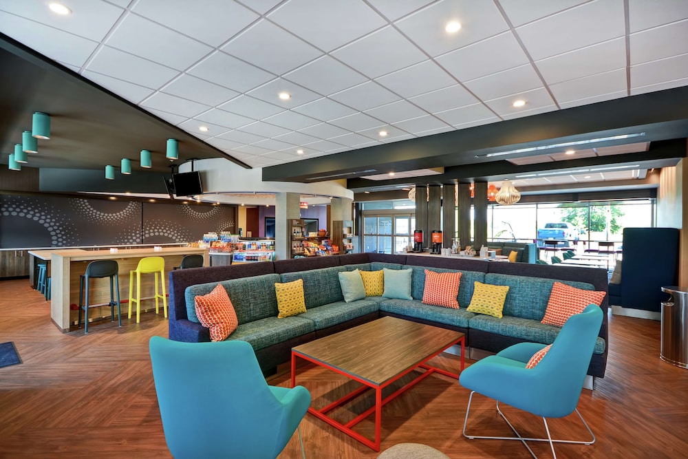 TRU by Hilton Denver - photo 2