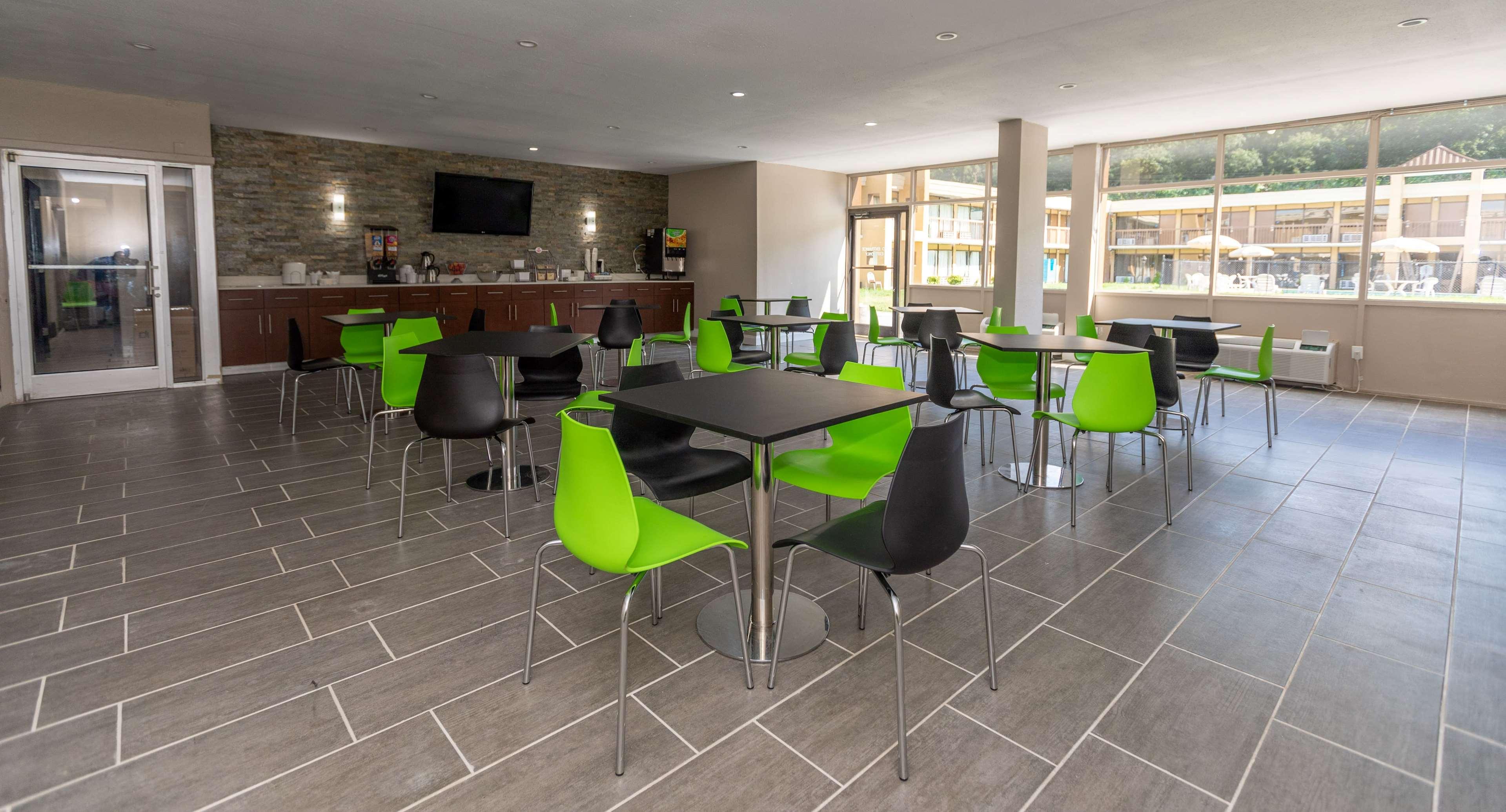Super 8 by Wyndham Goldsboro - photo 15