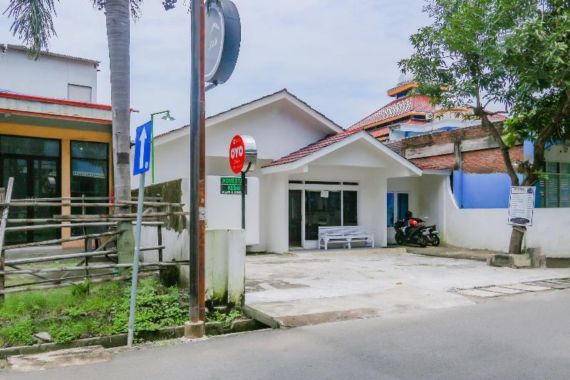 Oyo 90292 Griya Merbotan — Demak