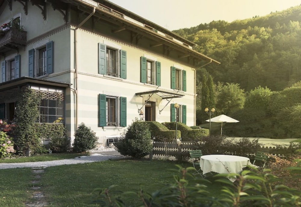 Au Vieux Manoir — hotel in Monthey