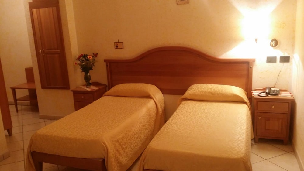 Hotel Mistef — Falerna — photo 3