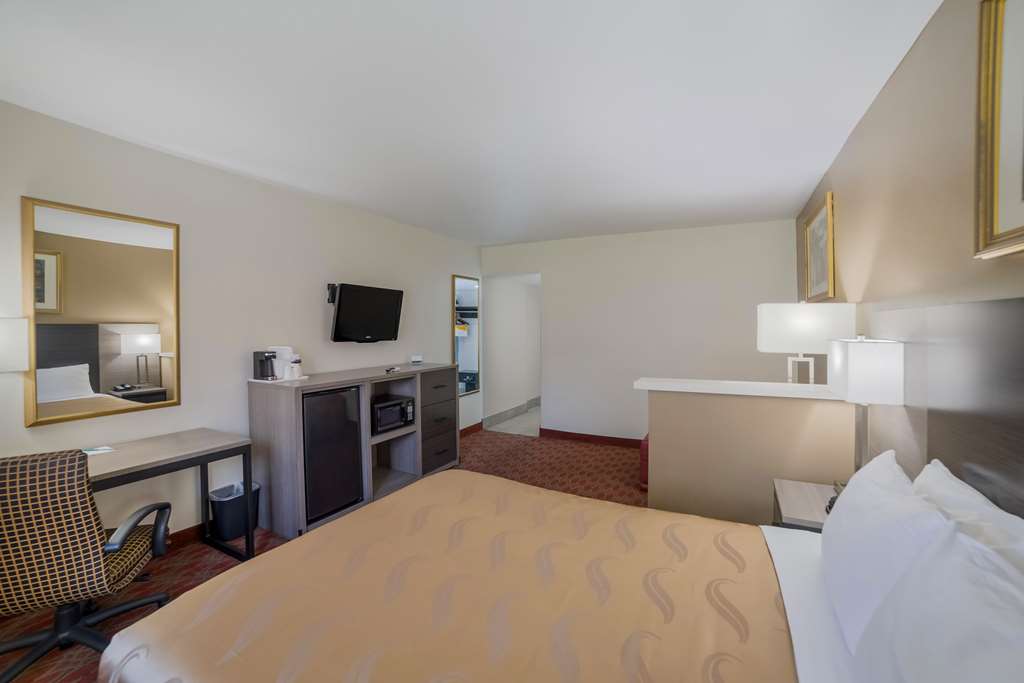 Quality Inn & Suites Goodyear Phoenix West - photo 9