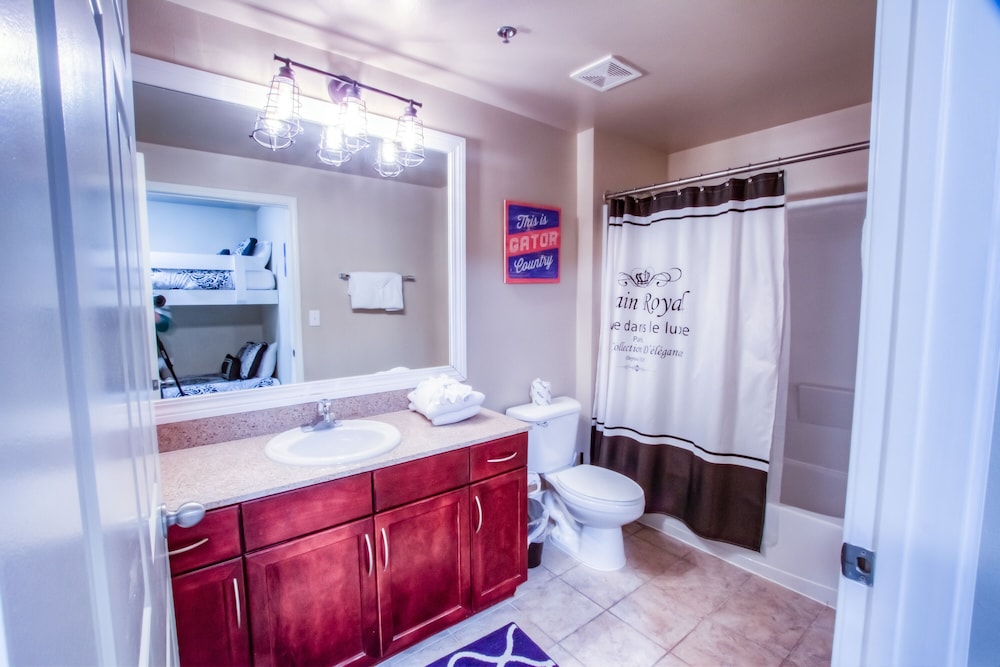 Laketown Wharf Resort by Aneliya's Rentals - photo 716