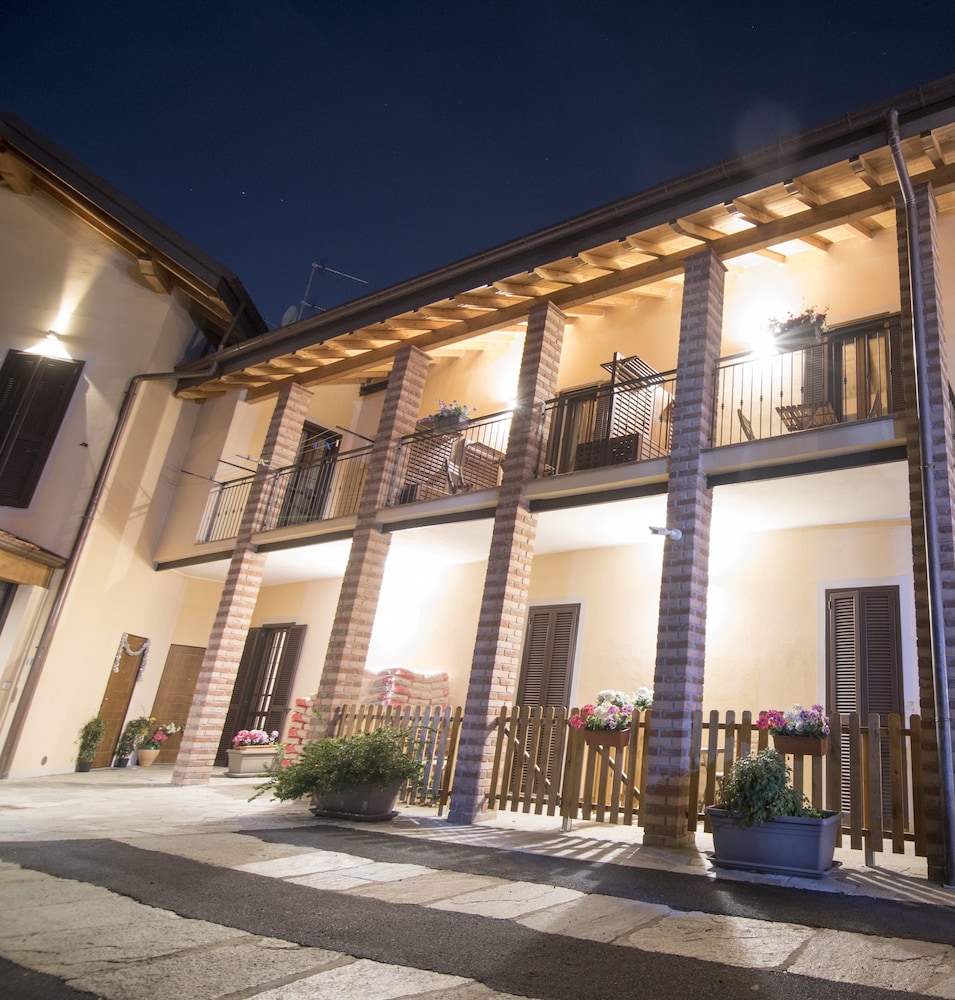 Bed & Breakfast Le Due G — 4-Star Luxury Hotel in Varese, Italy