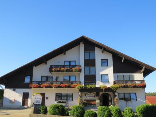 Büchelsteiner Hof — hotel in Schollnach