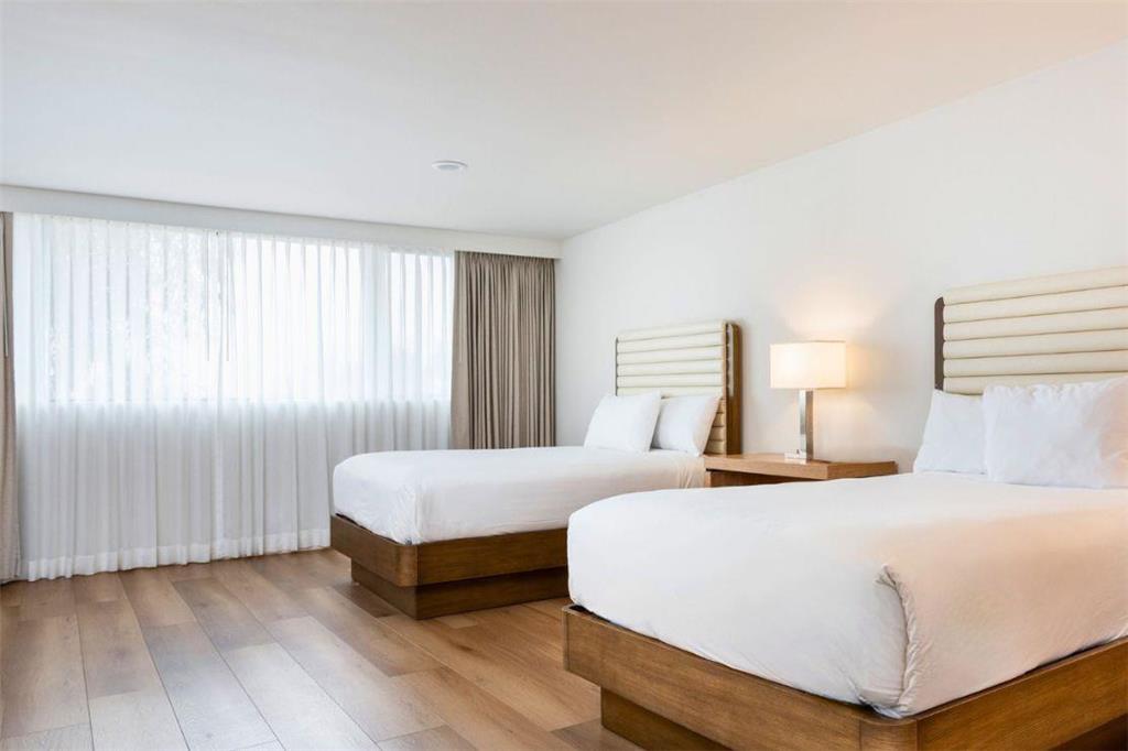 Luxe Sunset Boulevard Hotel - photo 6