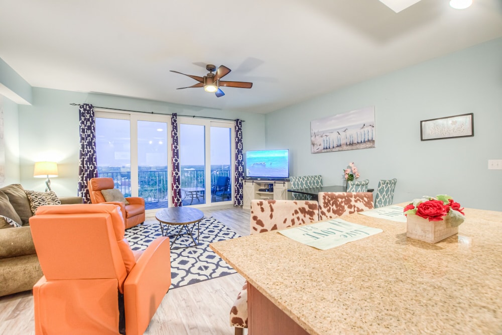 Laketown Wharf Resort by Aneliya's Rentals - photo 570