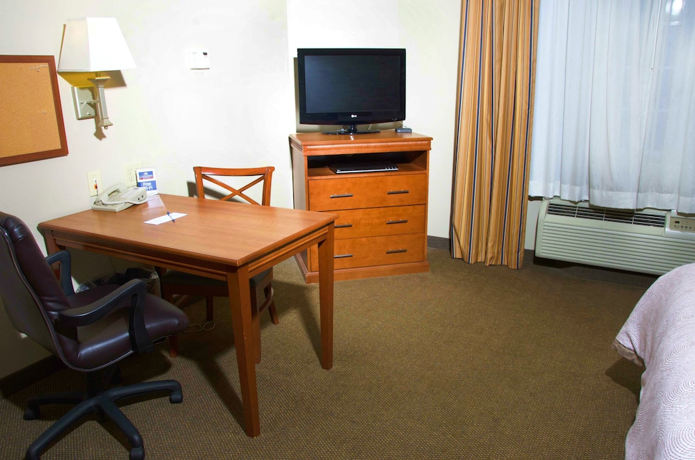 Candlewood Suites Columbus Fort Benning by IHG - photo 28