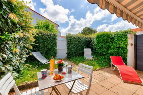 Maison pour 6 proche plage lac et zoo — 4-Star Luxury Hotel in Chateau-D'olonne, France