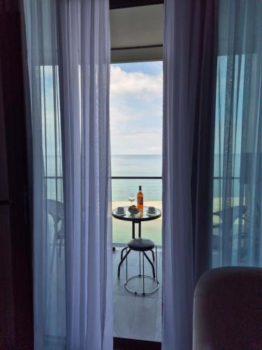 1 Bedroom Apartment With Sea And River Views