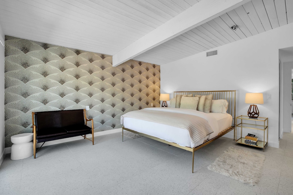 Krisel Architectural Delight — Palm Springs — photo 3