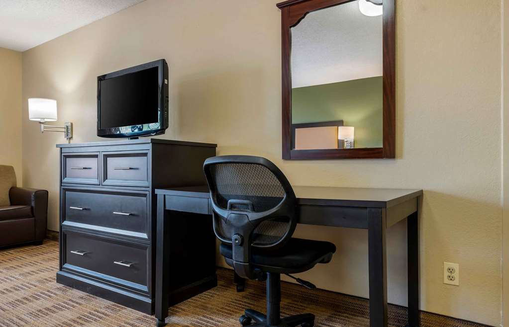 Extended Stay America Suites Chicago Gurnee - photo 22