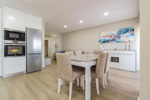 Sunshine Apartment Modern Ap Near the Beach — 4-Star Luxury Hotel in Viana Do Castelo, Portugal