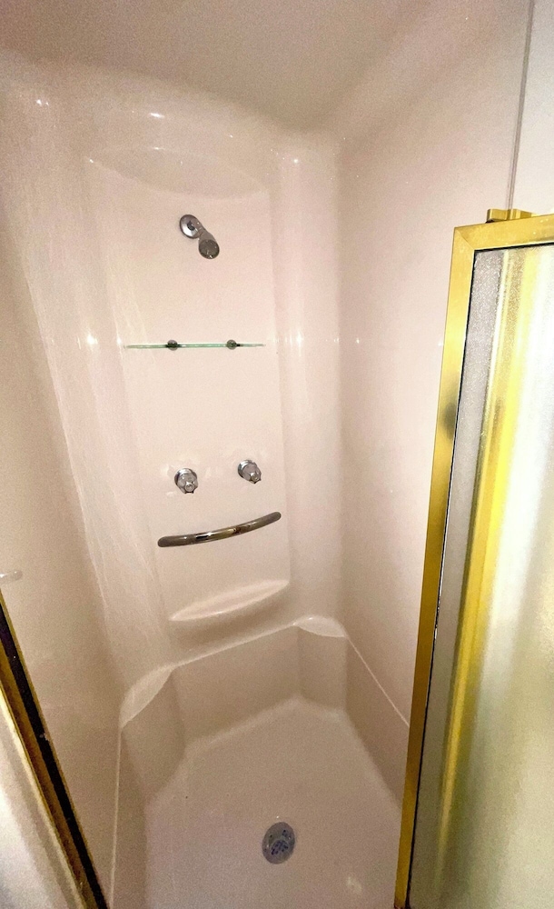 Maddox Inn - photo 40