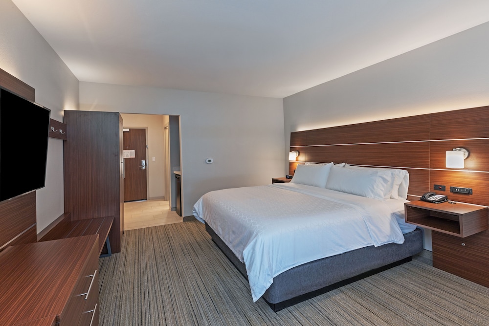 Holiday Inn Express & Suites Parsons by IHG - photo 8