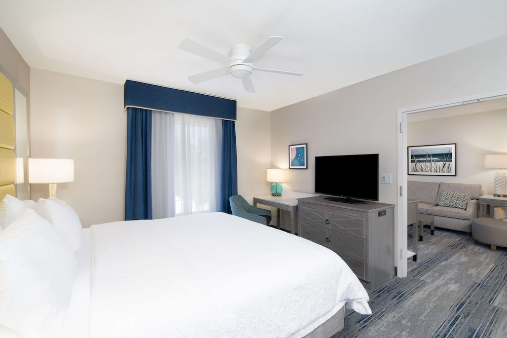 Hampton Inn and Suites Amelia Island Historic Harbor Front - photo 23