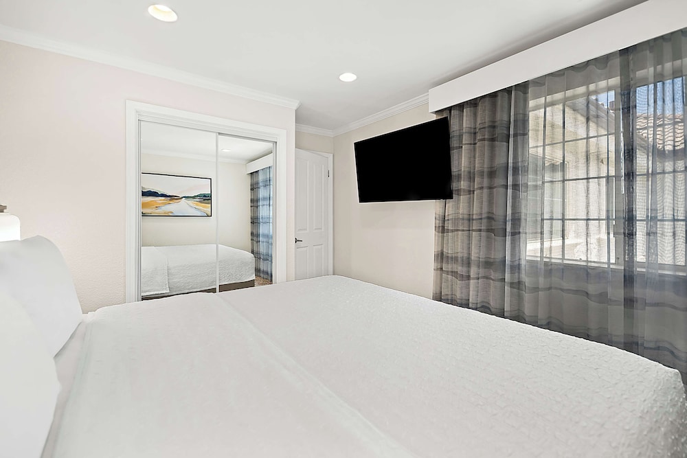 Hampton Inn Morgan Hill - photo 5