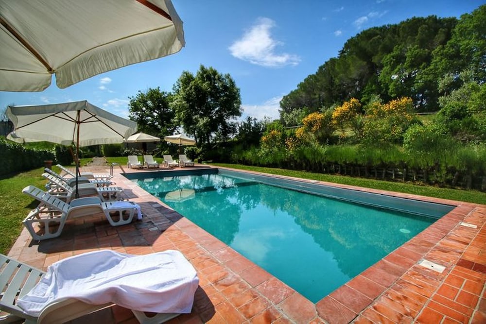 Agriturismo Bellavista — 4-Star Luxury Hotel in Radicondoli, Italy