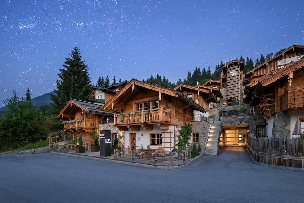 Lisa Chalets — 4-Star Luxury Hotel in Flachau, Austria