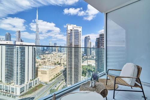 Luxury Studios with Burj Khalifa View or Canal view Marquise Square Tower — 4-Star Luxury Hotel in Dubai, United Arab Emirates