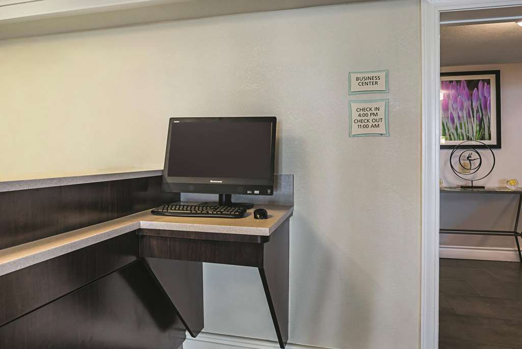 Wingate by Wyndham Galveston Beachfront at the Seawall - photo 42