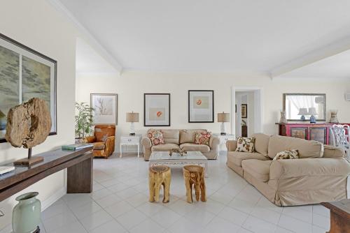Wave Song Stunning apartment on beach with pool — 4-Star Luxury Hotel in Nassau, Bahamas