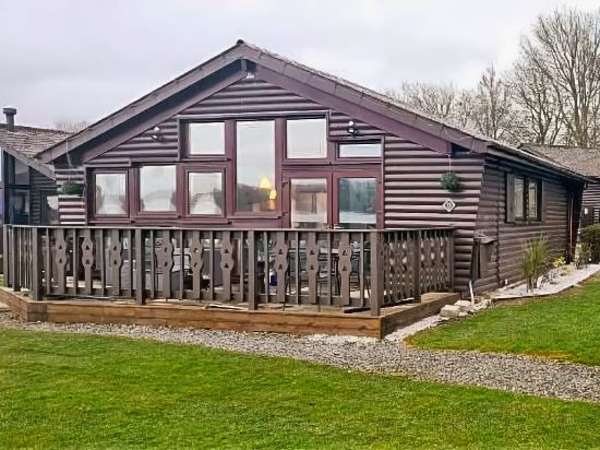 Fenna Lakeside Lodge Pine Lake Resort — Carnforth — photo 2