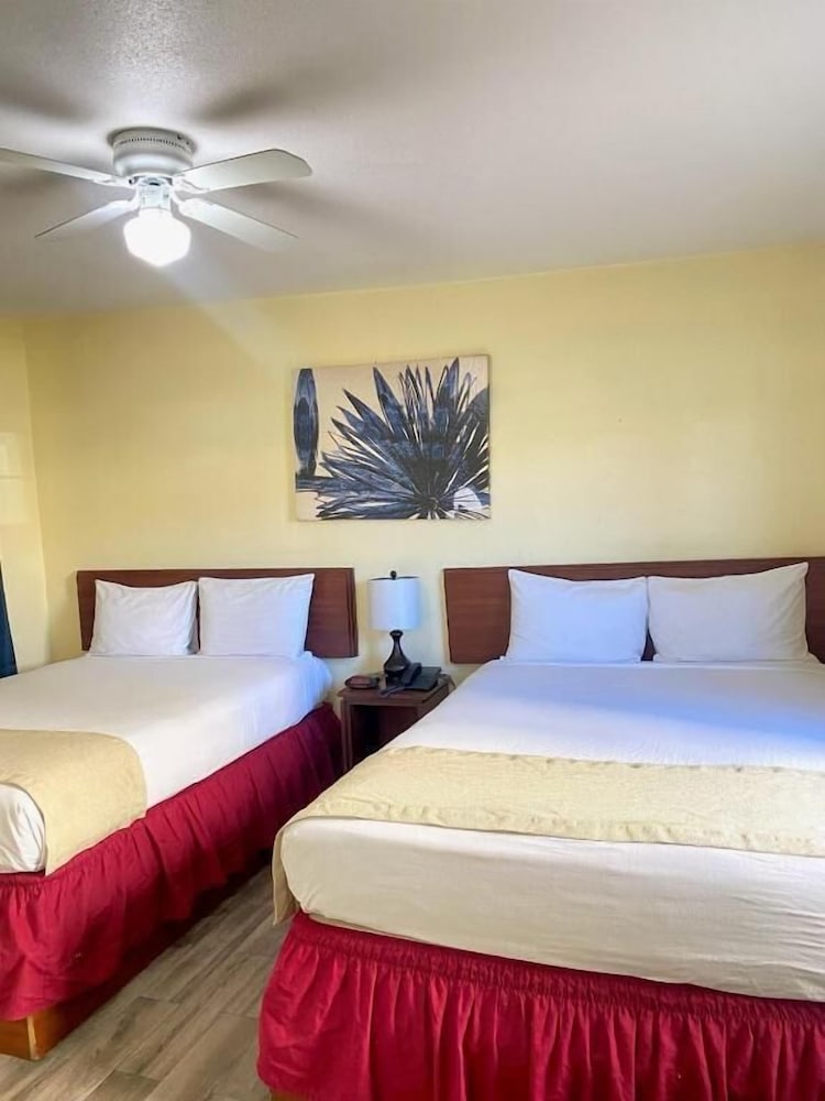 Europa Inn & Suites - photo 16
