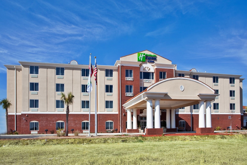 Holiday Inn Express and Suites Moultrie by IHG — hotel in Moultrie