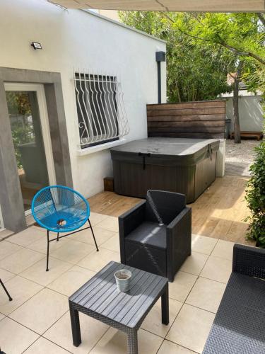 Jolie Villa Avec Jacuzzi Hopitaux Facultes — 4-Star Luxury Hotel in Montpellier, France