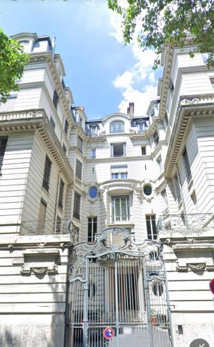 Studio Totalement Renove En Plein Centre Ville Devant La Prefecture De Lyon — Lyon