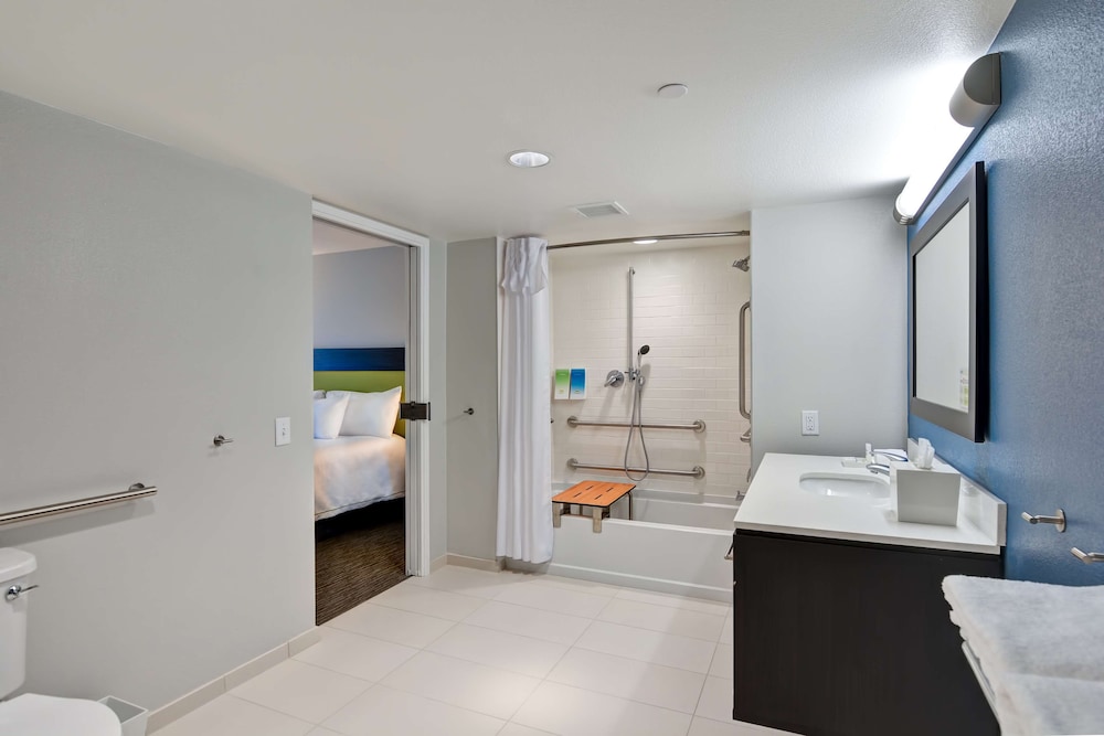 Home2 Suites by Hilton Azusa - photo 17