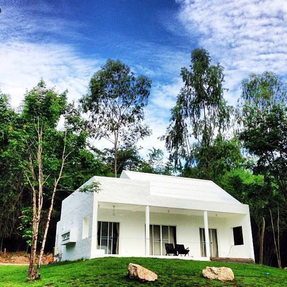 Aristo Chic Resort & Farm in Suan Phueng, Thailand