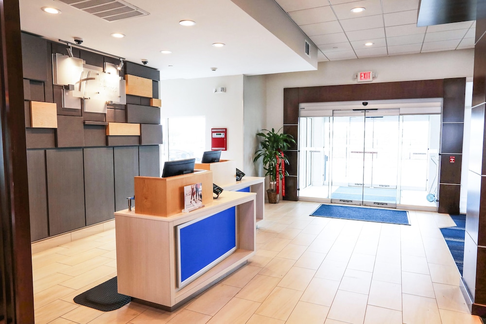 Holiday Inn Express & Suites Houston IAH Beltway 8 by IHG - photo 70