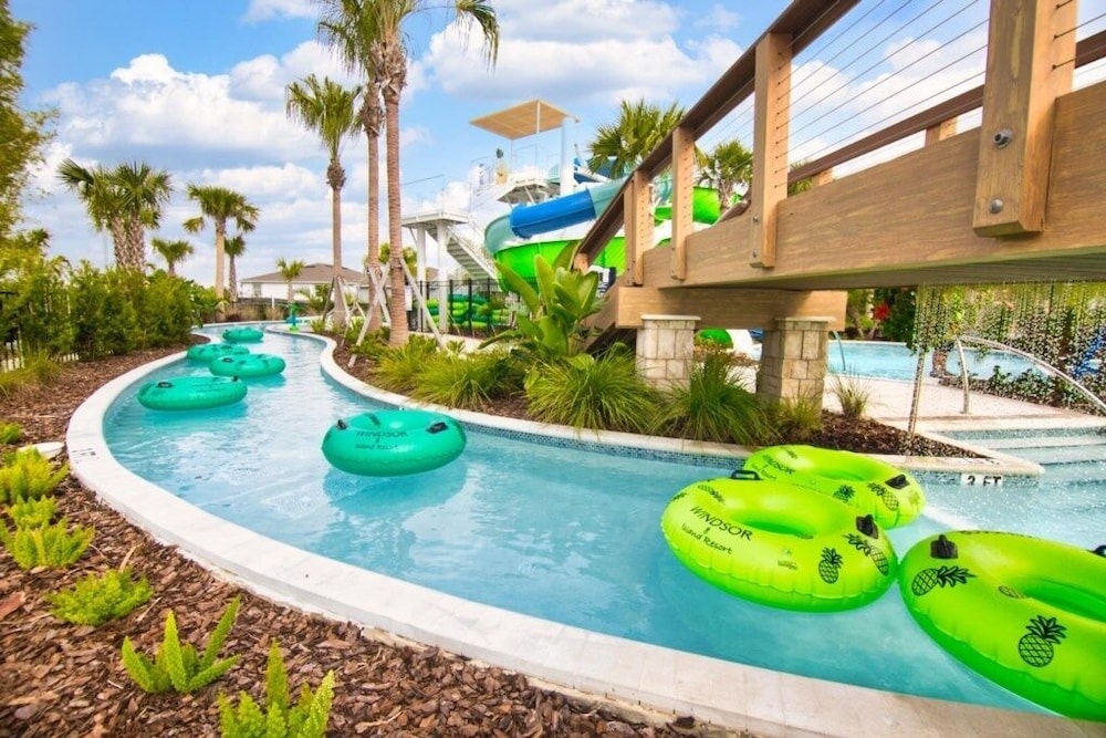 Daniel's Townhome Getaway At Windsor Island Resort 5 Bedroom Townhouse by Redawning Davenport - photo 37