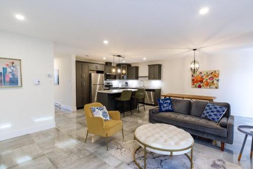 Stylish retreat with Garage — hotel near Greater Moncton Roméo LeBlanc International Airport