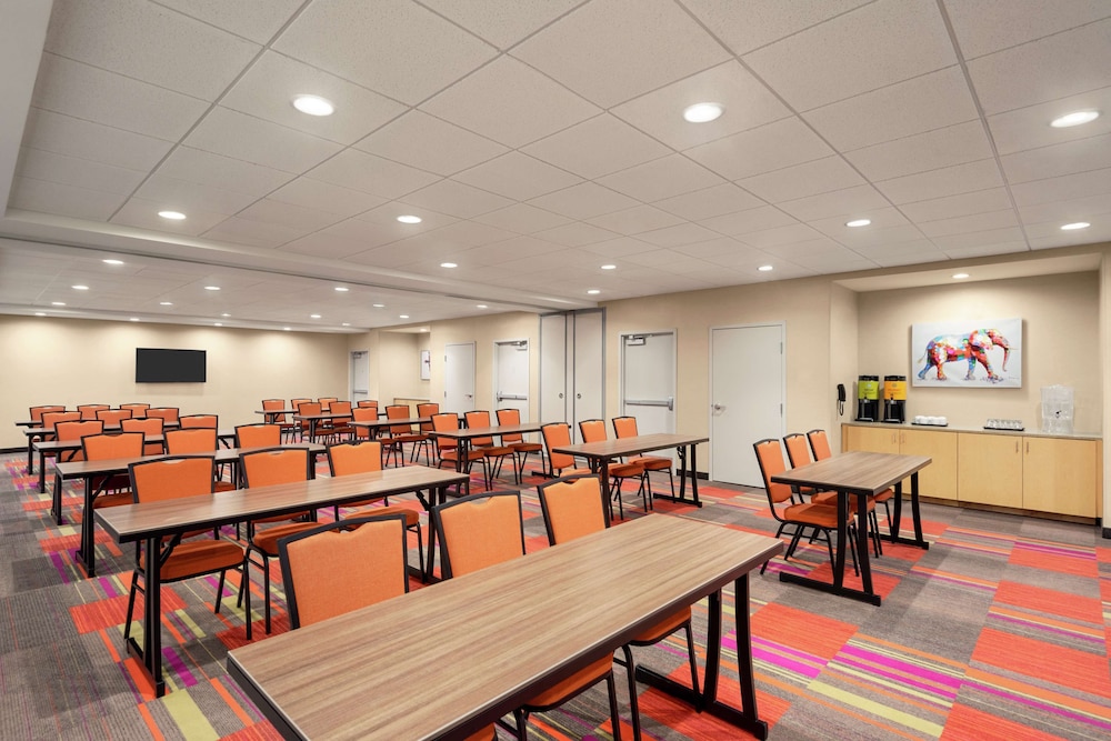 Home2 Suites by Hilton Woodbridge Potomac Mills - photo 41