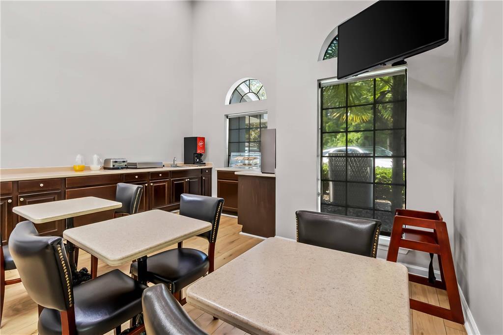 Econo Lodge Inn & Suites Cayce I 26 Airport - photo 36