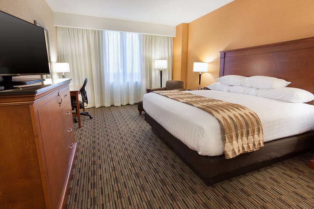 Drury Plaza Hotel Indianapolis Carmel - photo 11