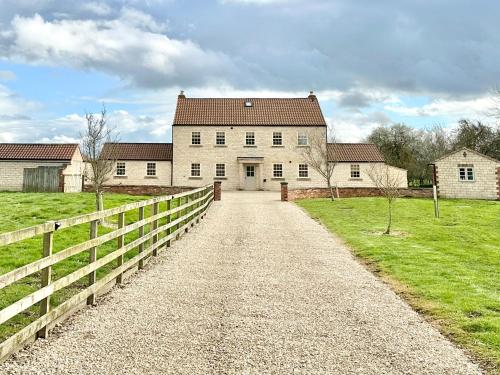 Salton Lodge — 4-Star Luxury Hotel in Pickering, United Kingdom