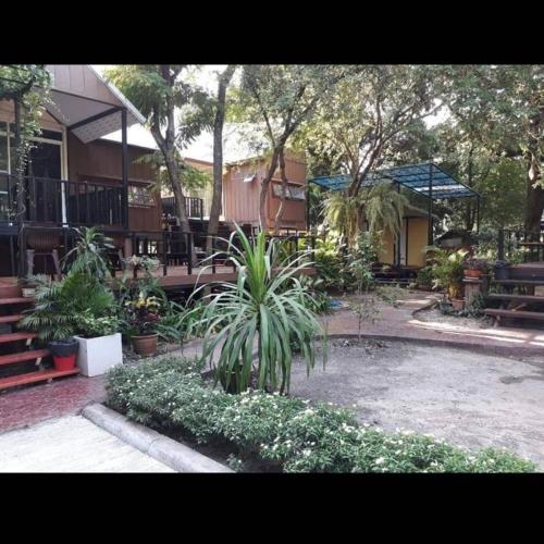 Khum Charoen Homestay — 4-Star Luxury Hotel in Hankha, Thailand