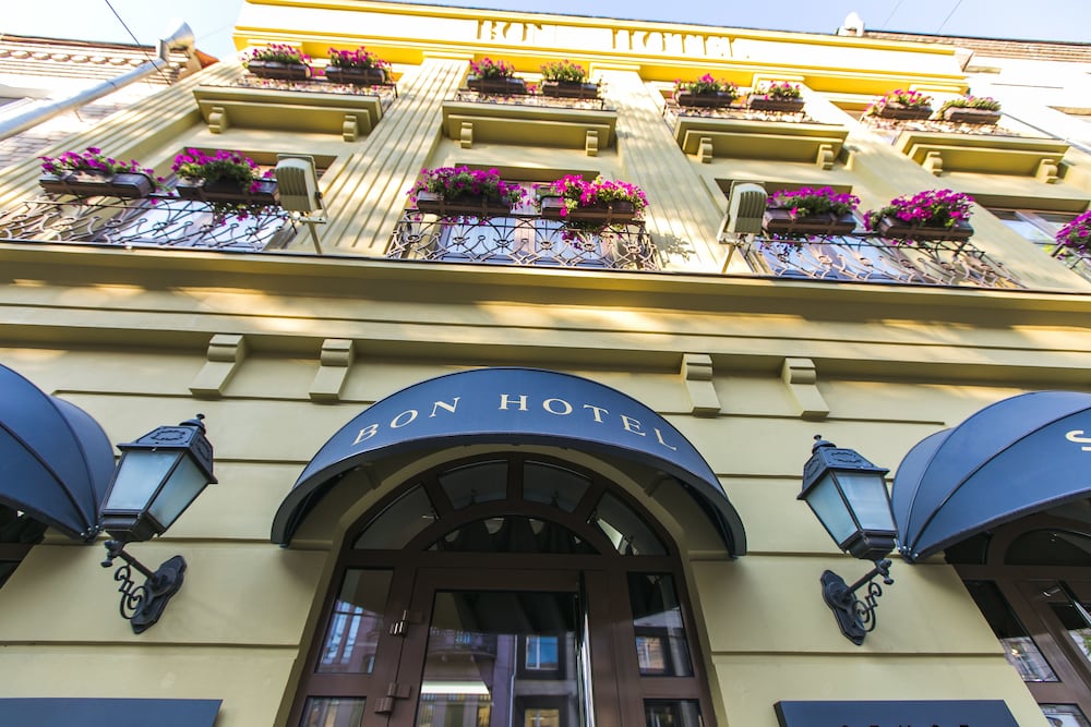 Bon Hotel - carbon neutral hotel in Dnipro