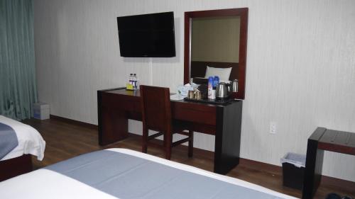 Raja Tourist Hotel in Jeju City, South Korea